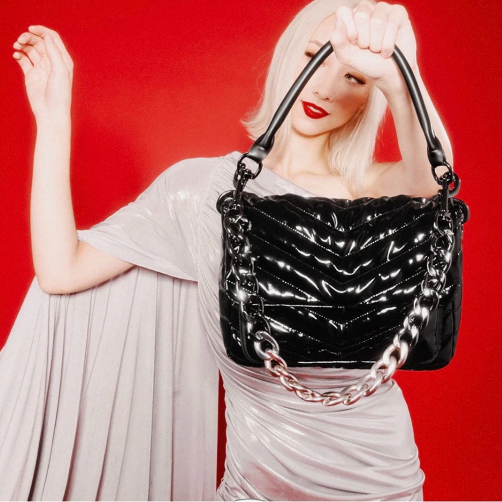 Elegant Black Quilted Handbag